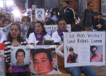 Obispo auxiliar alza la voz por las desaparecidas en pleno 8M: oración y llamado urgente desde la Catedral de Puebla
