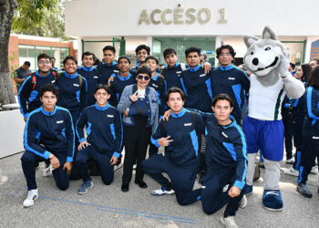 BUAP entrega 875 uniformes a estudiantes rumbo a Juegos Nacionales 2026