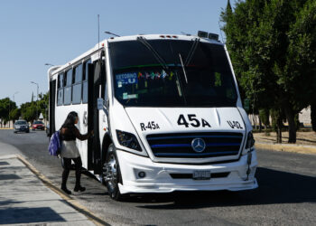 Detectan a concesionarios que operan unidades piratas en el transporte público; ordena Armenta operativos