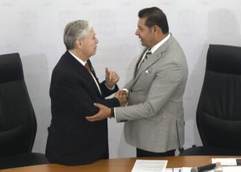 Gobierno de Puebla y UDLAP otorgarán 300 becas de maestría para docentes de la SEP