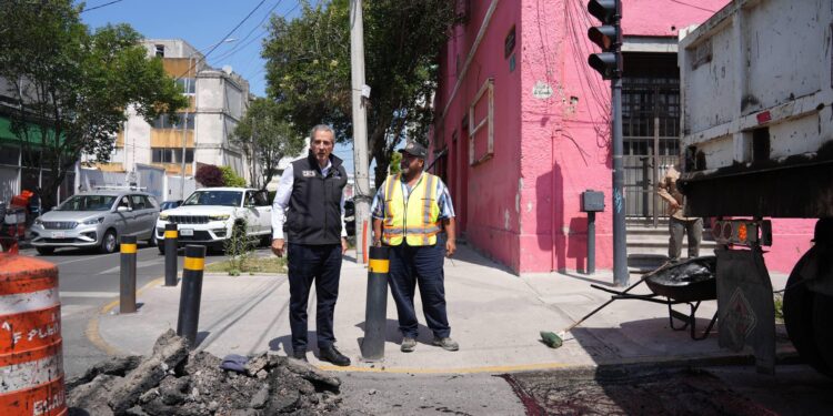 Pepe Chedraui refuerza programa de bacheo para mejorar la movilidad en la ciudad