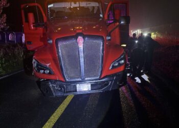 Aseguran tractocamión con hidrocarburo y recuperan tráiler robado en operativos en Puebla