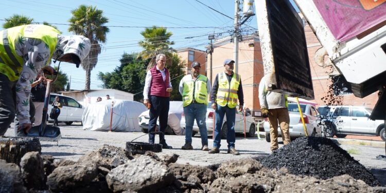 Refuerza Pepe Chedraui Campaña de Bacheo en el Infonavit San Jorge