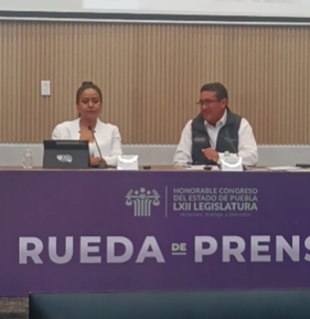 Congreso de Puebla busca regular uso de celulares en menores