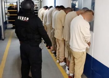 Seguridad Pública y Guardia Nacional trasladan a 11 internos al penal de Tepexi