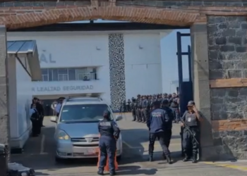 Rinden homenaje a policía estatal fallecido en accidente en la México-Puebla