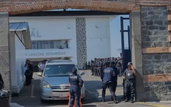 Rinden homenaje a policía estatal fallecido en accidente en la México-Puebla