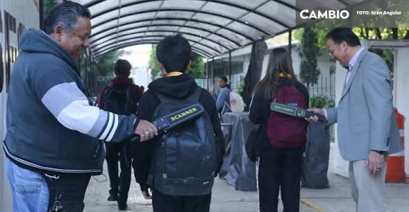 Arranca operativo de revisión de mochilas con barras detectoras de metales en el CENHCH