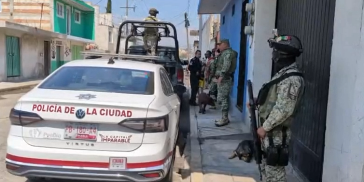 Elementos de seguridad mantienen en resguardo inmueble en Los Cerritos