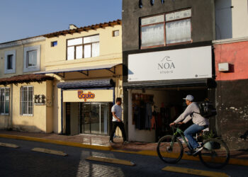 Detectan 50 negocios con irregularidades en el Centro Histórico de Puebla