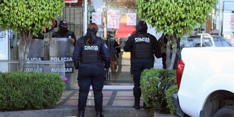 Propone Villegas ley para garantizar seguros y beneficios complementarios a policías de Puebla