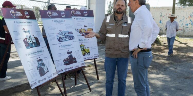 Supervisa Pepe Chedraui intervención del Tren Capitalino de Pavimentación en la colonia Vicente Guerrero