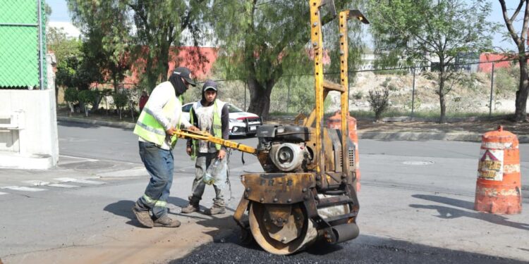 Supervisa Pepe Chedraui avance de trabajos de bacheo en la capital poblana