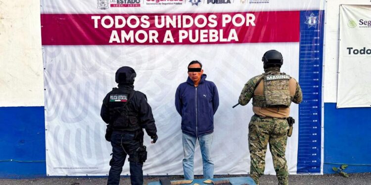 SSP, SEMAR y PEMEX detienen a hombre por extracción de hidrocarburo