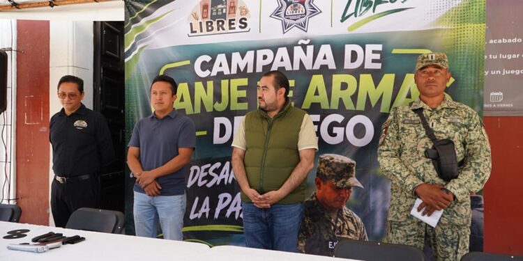 Realizan campaña de desarme voluntario para prevenir violencia en hogares poblanos