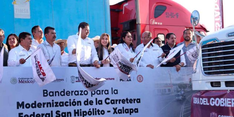 Armenta Mier da banderazo de inicio a modernización de carretera San Hipólito-Xalapa