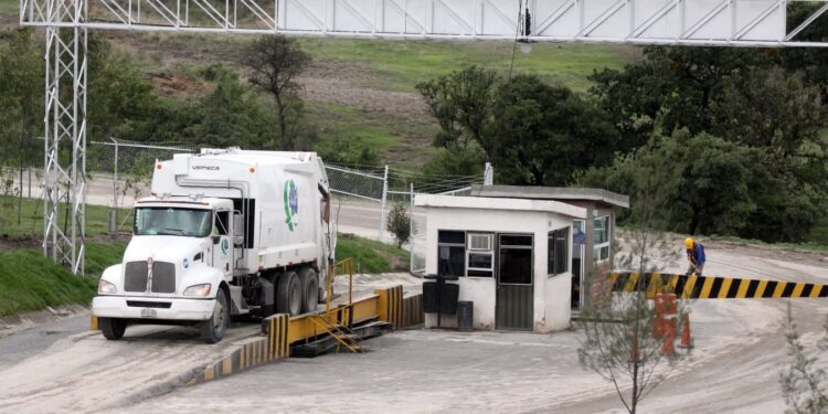 Suspenden recolección de basura en Cuautlancingo por supuestos trabajos en relleno sanitario