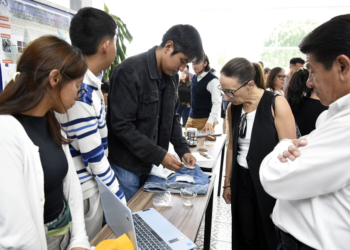 Estudiantes de la BUAP transforman residuos textiles en proyectos sustentables durante concurso FEST-TEX 2026