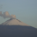 Popocatépetl lanza enorme fumarola de ceniza y mantiene intensa actividad