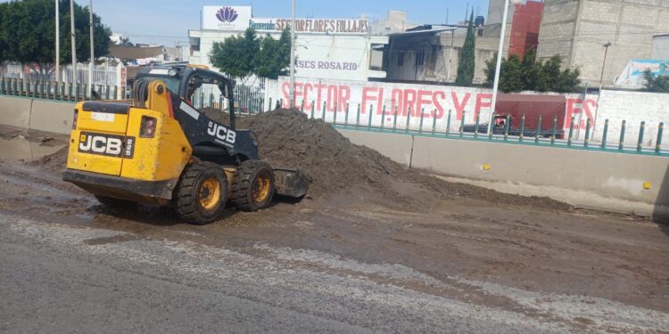 Avanza gobierno de Pepe Chedraui labores de limpieza en la Central de Abasto para mantener la vialidad transitable tras las lluvias