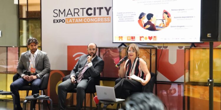 Gobierno de Pepe Chedraui presenta herramienta digital “INKLUSION” durante el Smart City 2026