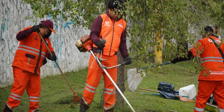 Realiza gobierno de Pepe Chedraui jornada de limpieza y chapeo en el Seminario Palafoxiano