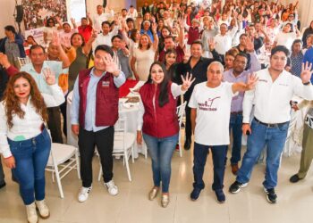 Recibe Tonantzin Fernández constancia de capacitación en materia de Humanismo Mexicano por parte de Morena