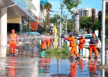 Personal de LIMPIA realiza lavado en Avenida Juárez: gobierno de Pepe Chedraui