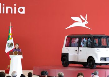 Puebla, protagonista en el lanzamiento de Olinia el primer vehículo eléctrico mexicano