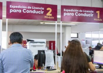 Gobierno estatal presenta guía de estudio para licencias de conducir