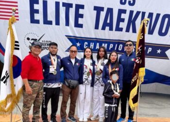 Taekwondoínes poblanos brillan en campeonato internacional celebrado en California