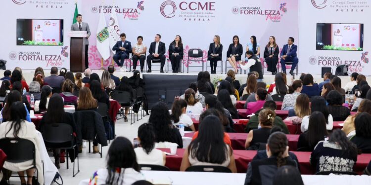 Capacitarán a 400 mujeres poblanas para impulsar negocios turísticos, artesanales y gastronómicos