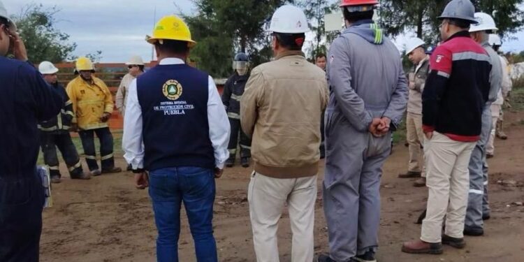 Evacúan a pobladores por fuga de gas LP en Tlalancaleca; investigan posible toma clandestina