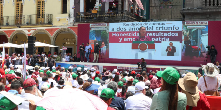 Más de 37 mil poblanos siguieron mensaje de Claudia Sheinbaum desde el Zócalo de Puebla