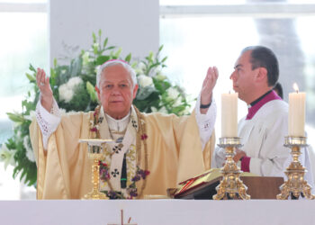 En su jubileo sacerdotal, arzobispo Victor Sánchez convoca a la unidad social