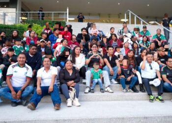 “Mundialito Social” impulsa talento juvenil en Azumiatla; llevan a ganadores a ver a México en vivo