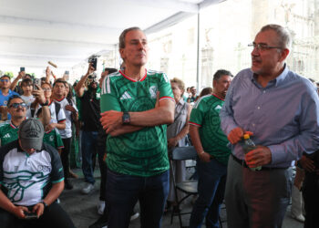 Garantiza Chedraui permisos para transmisión de partidos en el Zócalo