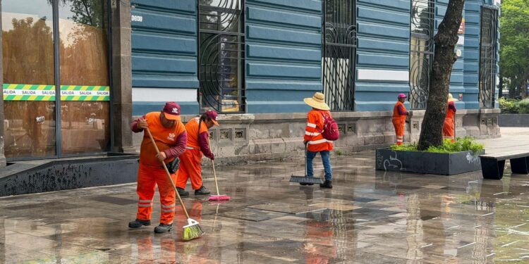 Gobierno de Pepe Chedraui efectuó labores lavado en la Avenida Juárez