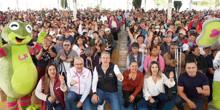 Pepe Chedraui entregó despensas del programa “Alimentación Imparable” en Agua Santa