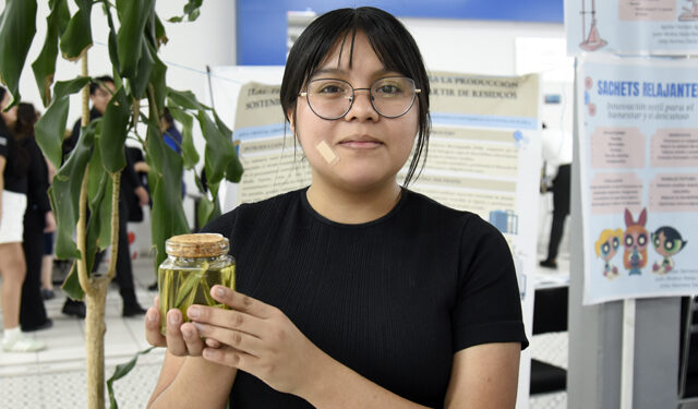 Propone estudiante BUAP aprovechar residuos de agave para crear fibras textiles