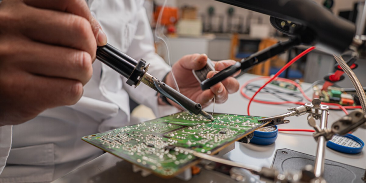 Armenta apuesta por tecnología poblana para fortalecer los Productos 5 de Mayo