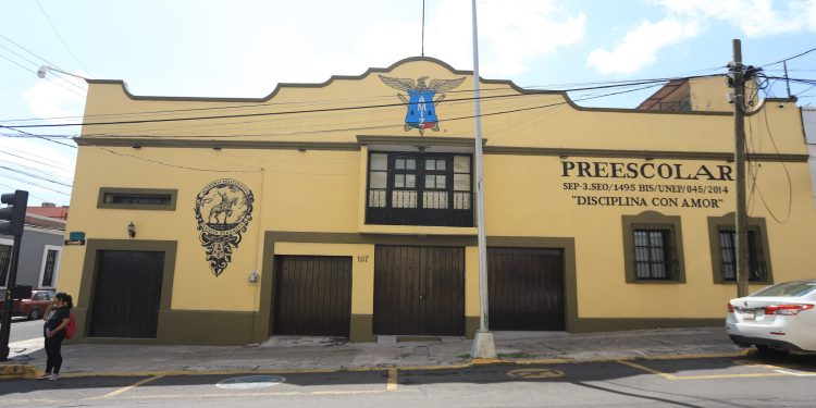 Sedena notificó a escuela militarizada en Puebla por uso ilegal de uniformes similares a los del Ejército