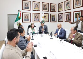 Carlos Ochoa asume la dirección del SEDIF; Alejandro Armenta anuncia fortalecimiento del organismo