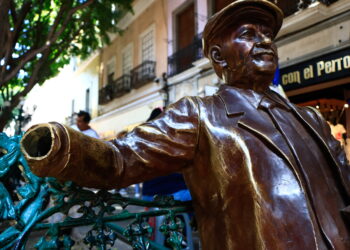 Vuelven a mutilar esculturas del Corredor 5 de Mayo; exhiben abandono del patrimonio urbano