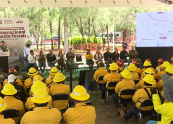 Armenta entrega 111 reconocimientos a brigadistas y Guardia Forestal por combate a incendios en Puebla