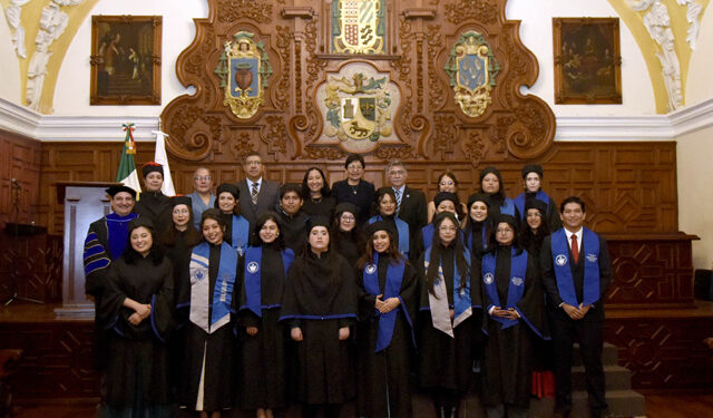 Se gradúan 21 especialistas del Posgrado en Ciencias Microbiológicas de la BUAP; 90 % de la generación son mujeres