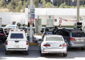 Solo 30 % del padrón vehicular cumple con la verificación en Puebla