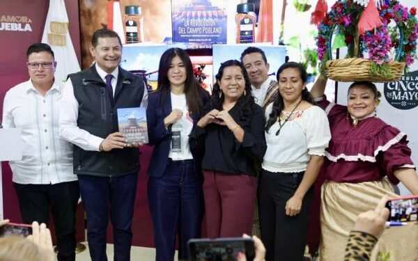 Agave poblano consolida liderazgo agroindustrial de Puebla en mercados mundiales.