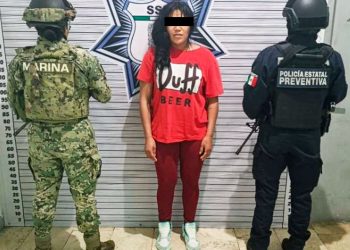 Detiene SSP a mujer en posesión de droga y cartuchos útiles