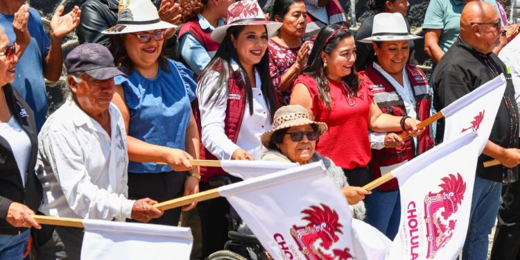 Continúa Tonantzin Fernández llevando obra pública a todos los barrios de San Pedro Cholula